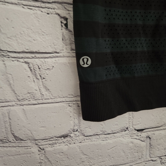 Lululemon Breeze By Muscle Tank - Picture 10 of 10